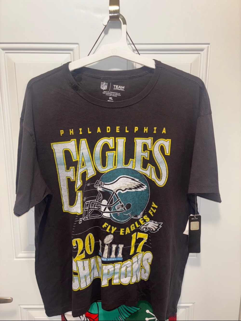 Team Apparel Black Philadelphia Eagles 2017 Champions Graphic Tee - Picture 6 of 8
